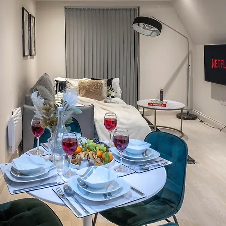 Apartment Luxury Apt I Long Stays Leeds City I Accommodate 4 Guest