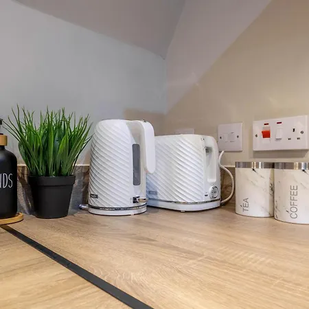 Apartment Luxury Apt I Long Stays Leeds City I Accommodate 4 Guest *