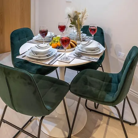 Apartment Luxury Apt I Long Stays Leeds City I Accommodate 4 Guest Leeds (West Yorkshire)