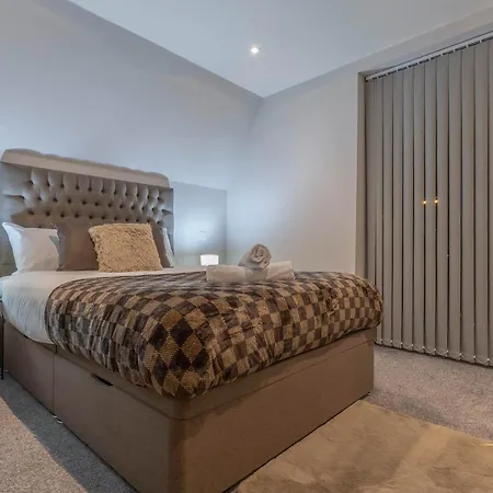 Apartment Luxury Apt I Long Stays Leeds City I Accommodate 4 Guest *