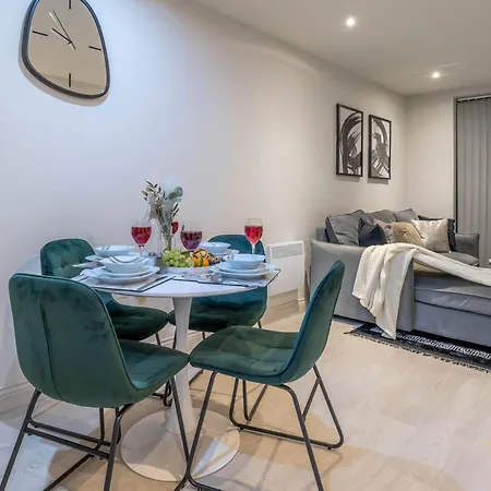 Luxury Apt I Long Stays Leeds City I Accommodate 4 Guest Apartment Leeds (West Yorkshire)