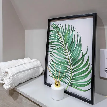 Centre I 1 Bdr I 4 Guest I Luxury Apartment *